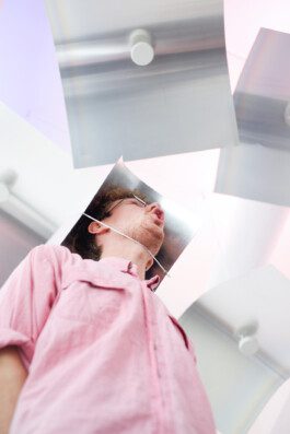  Geräusche werden über die Schirme vervielfältigt